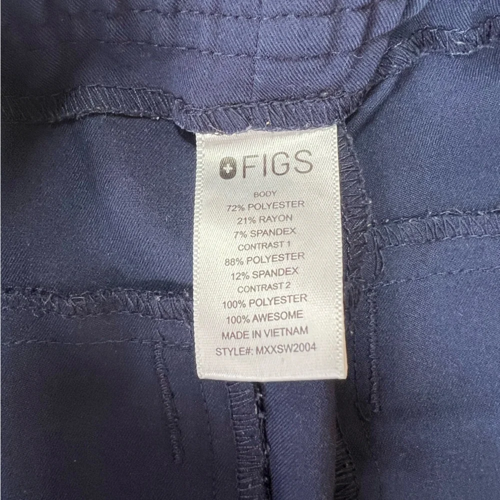 FIGS Men's Tansen Jogger Scrub Pants in Navy Blue (PO #1455), size Small